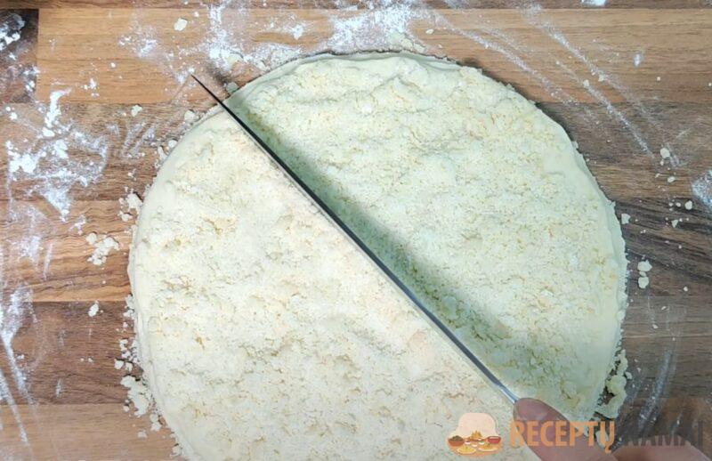 Вкусные слойки на кефире. Быстрый рецепт без яиц: хочется готовить их снова и снова