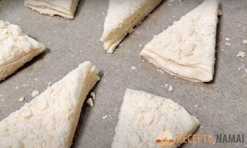 Вкусные слойки на кефире. Быстрый рецепт без яиц: хочется готовить их снова и снова