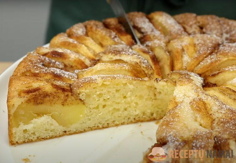 Много яблок и тесто на сметане. Нежный яблочный пирог "как у бабушки"