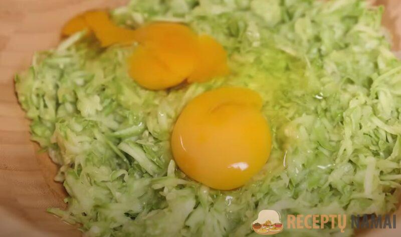 Буду готовить все лето. Невероятно вкусные кабачковые котлеты: простой рецепт