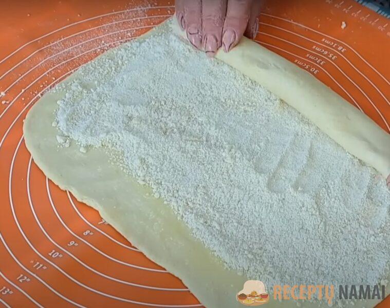 Быстро делаем замес для простого теста. Рецепт печенья "Крошка"