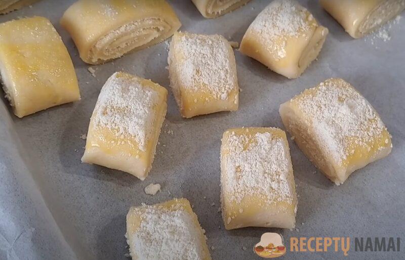 Быстро делаем замес для простого теста. Рецепт печенья "Крошка"