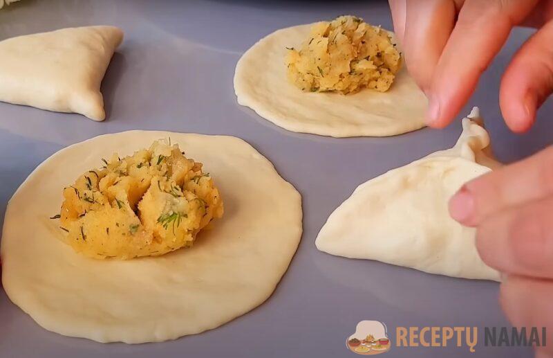 Быстрые картофельные пирожки. Готовлю пока закипает чайник: быстрее рецепта не видела