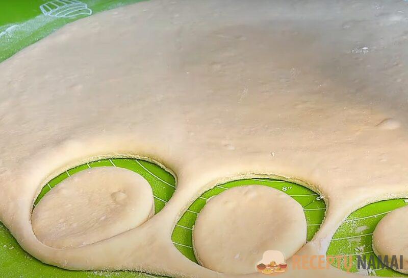 Хрустящие снаружи и мягкие внутри. Воздушные баурсаки или пышки на кефире: рецепт за считаные минуты