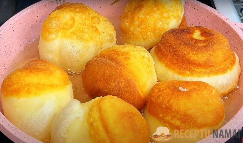 Хрустящие снаружи и мягкие внутри. Воздушные баурсаки или пышки на кефире: рецепт за считаные минуты