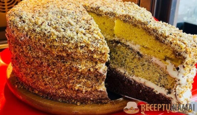 Яйца, сахар и мука. Большой торт, который я готовлю за час до Рождества: в магазине такой не купить