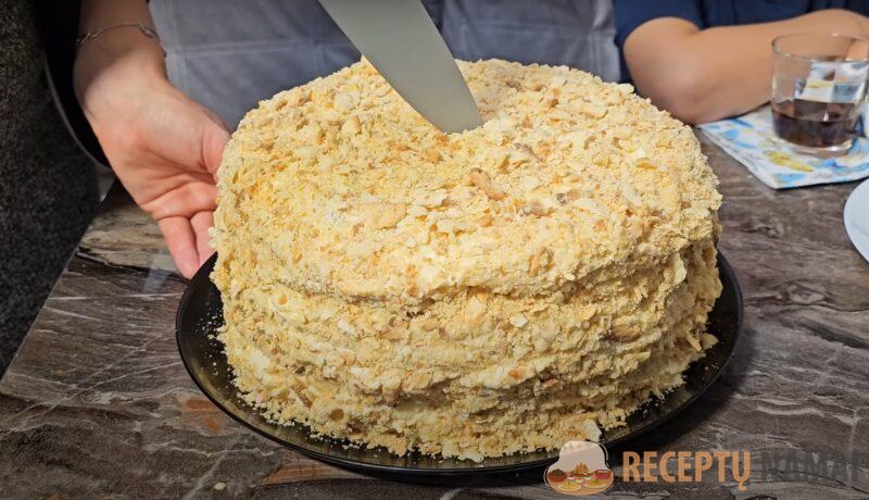 Торт Наполеон: рецепт на молоке. Хрустящие коржи и крем со вкусом пломбира