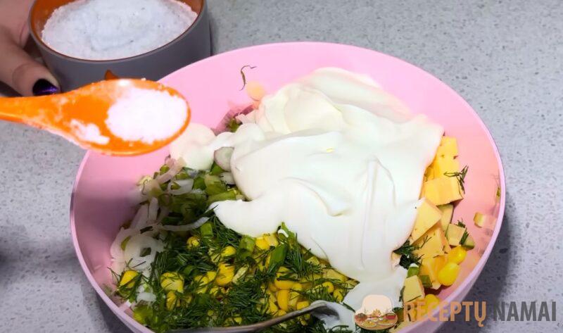 Рецепт нового салата. Эти продукты всегда есть в холодильнике: вкусно, сытно и быстро