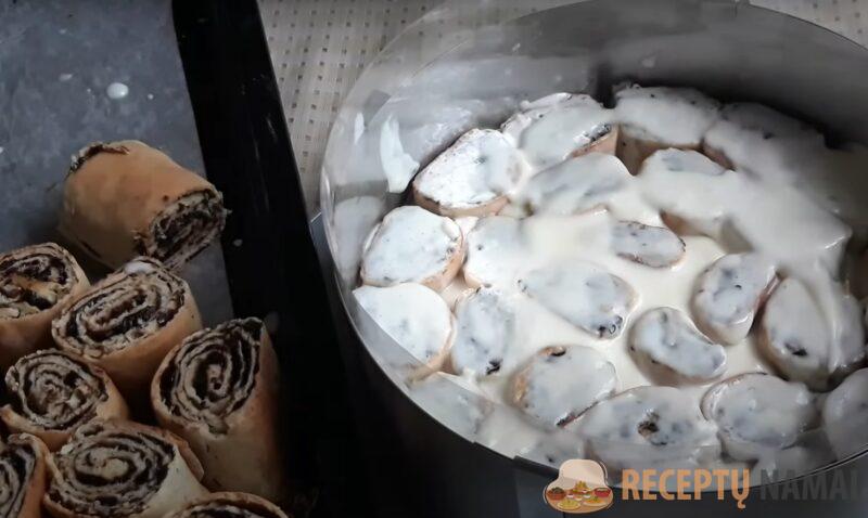 Необычный торт с черносливом и сметанным кремом. Удачный рецепт: просто и вкусно