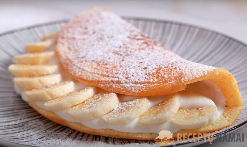 Воздушный блинчик с кремом и бананом. Нежный десерт на завтрак