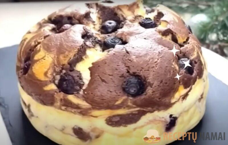 Рецепт самого воздушного десерта. Лимонно-черничный торт: выглядит просто удивительно
