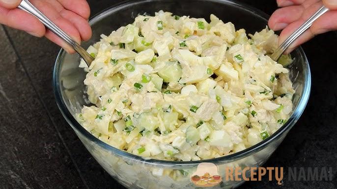 Cалат "Первая любовь" готовлю через день. Вся семья ищет его на праздничном столе