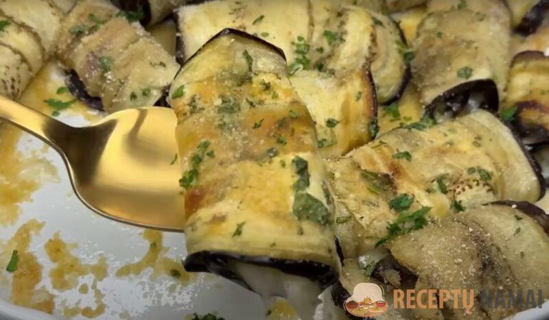 Идеально подходит в качестве закуски. Сырно - чесночный баклажановый рулетик: простой и вкусный рецепт