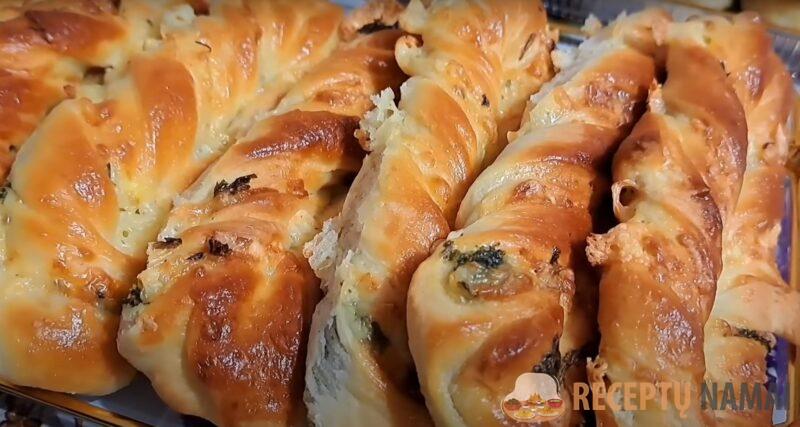 Сладкие или солёные булочки без яиц и масла. Просто и по-быстрому: рецепт из одного теста