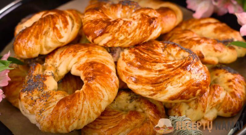 Вкуснейшие турецкие булочки! Мягкие, слоистые и очень ароматные: зря так раньше не готовила