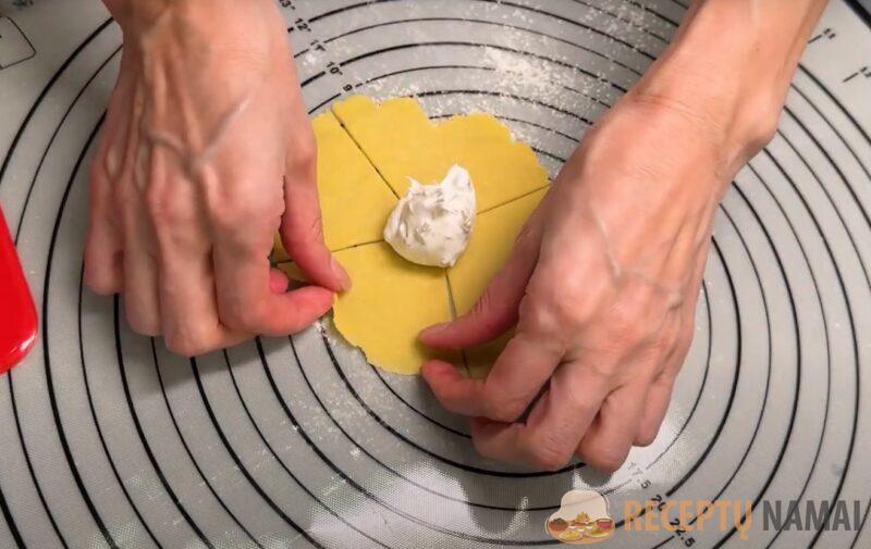 Песочные розочки с безе: рецепт за 15 минут. Остаются мягкими в течение 3-х дней