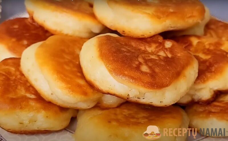 Натерла, смешала и пожарила. Оладьи с яблоками: вкуснятина на завтрак для всей семьи