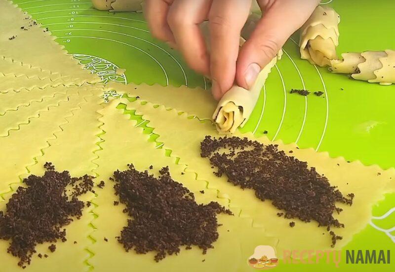 Нежные рогалики с очень вкусной и необычной начинкой. Идеально к чаю или кофе