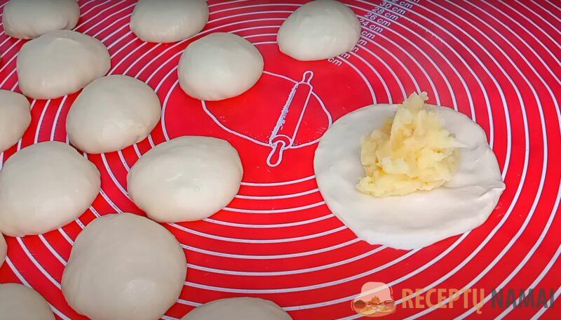 Просто добавьте майонез в кипящую воду. Мягкие и пышные картофельные пирожки: муж в восторге