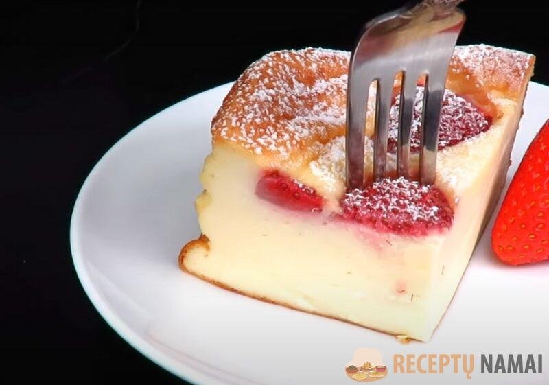Творожная запеканка с клубникой. Рецепт домашней выпечки с творогом: сырник без муки