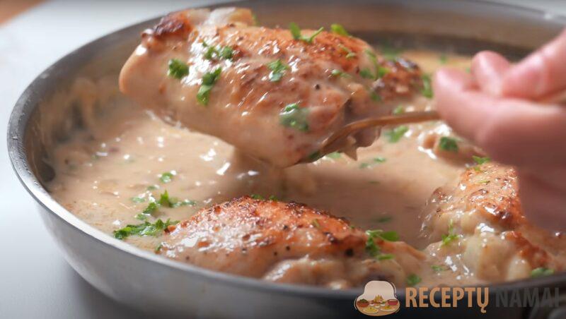 Курица в сметанном соусе: вкусно и просто. Почему я не знала этот рецепт раньше