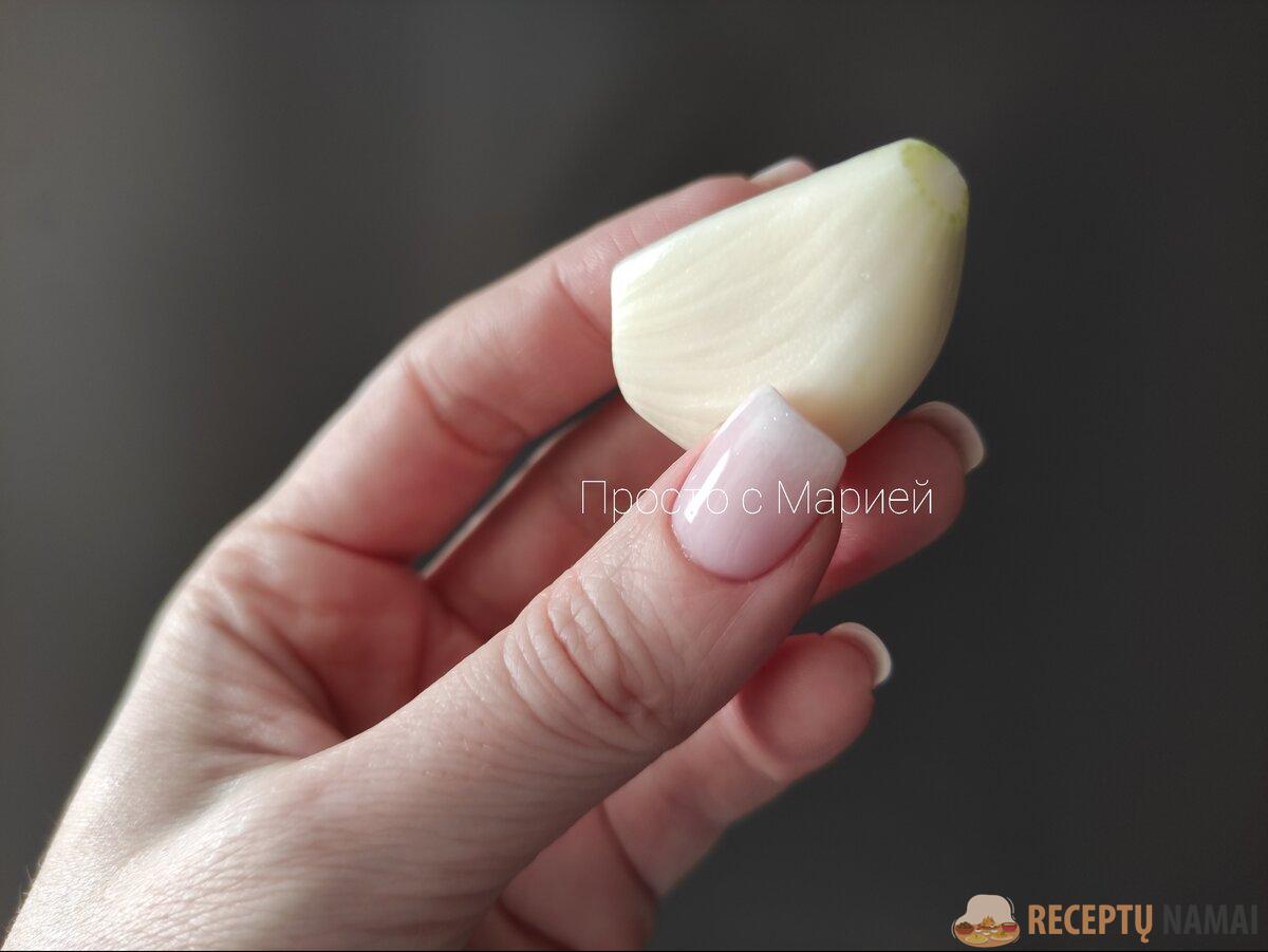 У меня чеснок хороший, поэтому отходов после очистки практически не было.