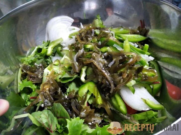 У соседки было новоселье, она угостила необычным и вкусным салатом. Выпросил рецепт и делюсь с Вами