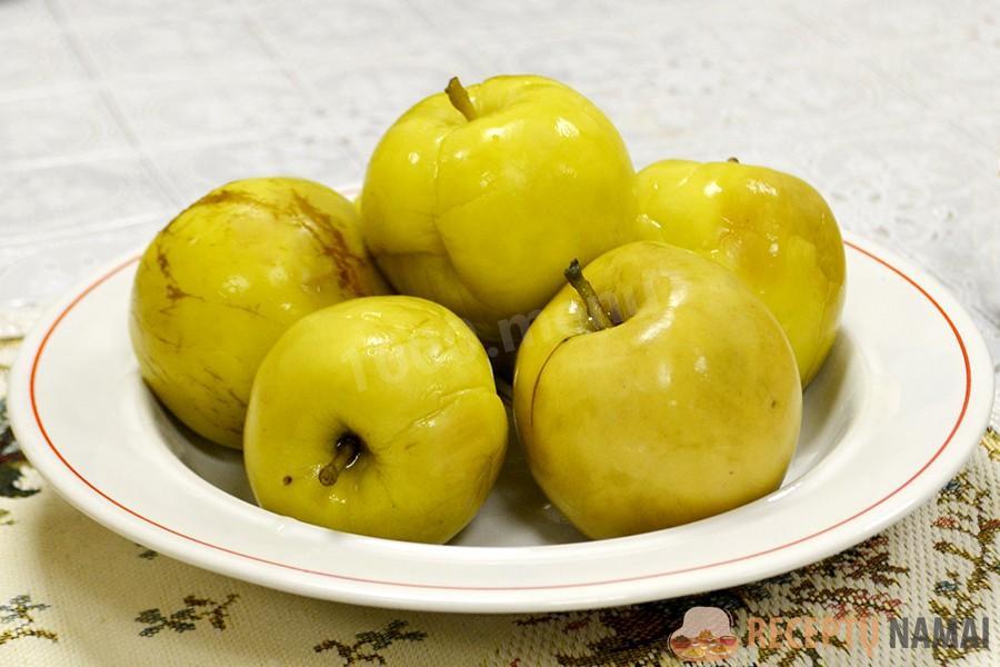 Моченые яблоки в банках. Самый простой рецепт