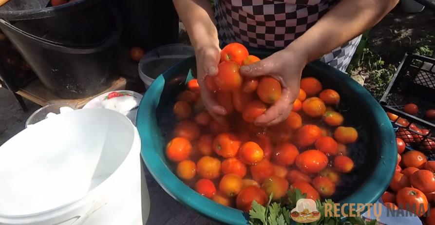 «Помидоры, квашенные с сахаром» по рецепту родственника из Самарканда