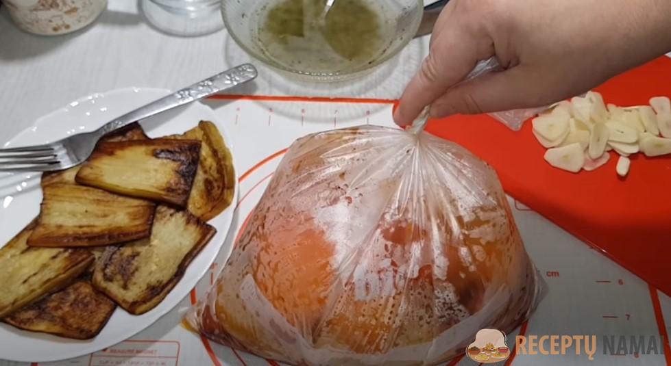 Вкуснее ничего не ела! Готовлю каждую неделю и никак не надоест. Маринованный перец с баклажанами