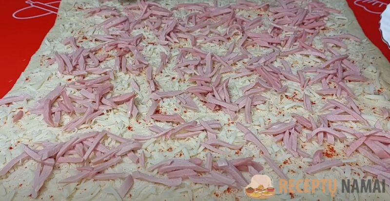 Намного вкуснее, чем пирожки и пицца. Косички с сыром и колбасой: в магазине таких не купишь