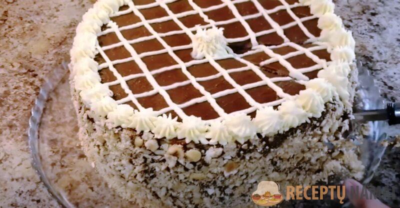 Домашний Киевский торт. Король праздничного стола: испечь просто