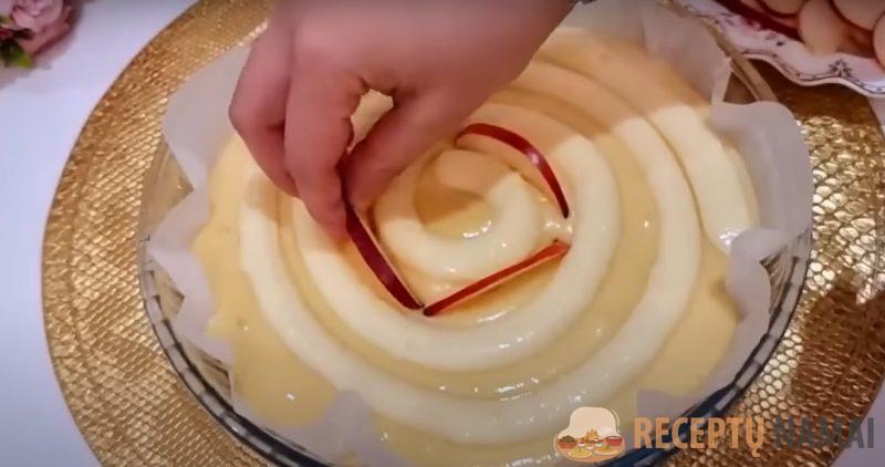 Яблочный пирог с кремом, который тает во рту! Быстро и вкусно к чаю