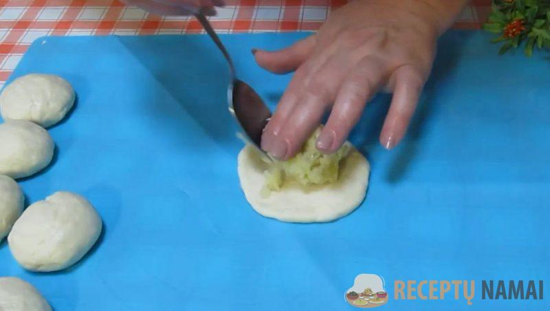 Воздушные пирожки с хрустящей корочкой. На одном, вы точно не остановитесь