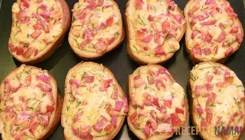 Пицца-бутерброды за 15 минут. Сочная начинка на хрустящем батоне