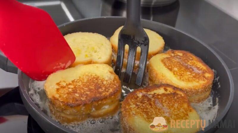 Сырники больше не готовлю, нашла рецепт проще и вкуснее. "Творожная сказка" за 5-10 минут