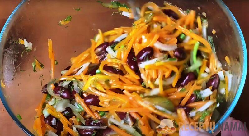 Всего 4 ингредиента, а получается вкусно и полезно. Рецепт салата без майонеза: на обед или ужин