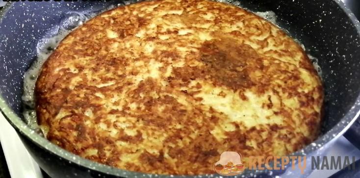 Готовлю  вместо драников бесподобный пирог на сковороде! За считанные минуты и без муки