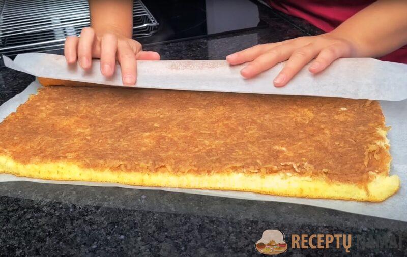 Готовьте один раз — и захотите снова: самый сочный и ароматный яблочный рулет, который буквально исчезает с тарелки!