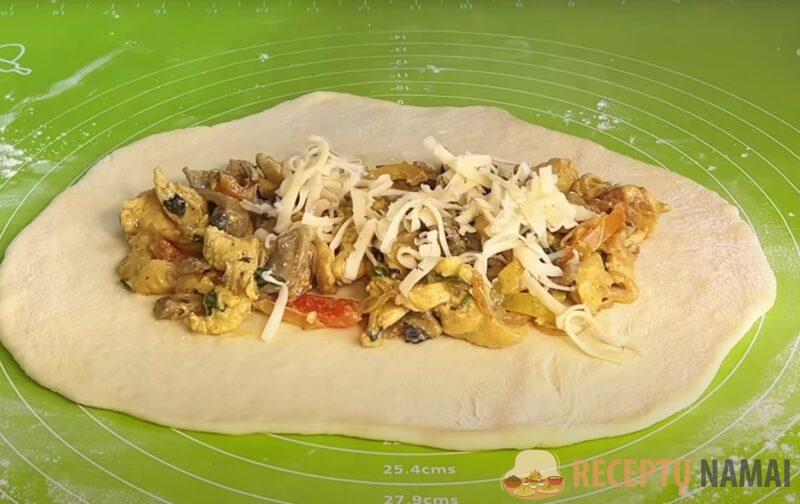 Идеальный перекус для школьника: рецепт пирожков с курицей, которые остаются сочными даже через 5 часов после готовки