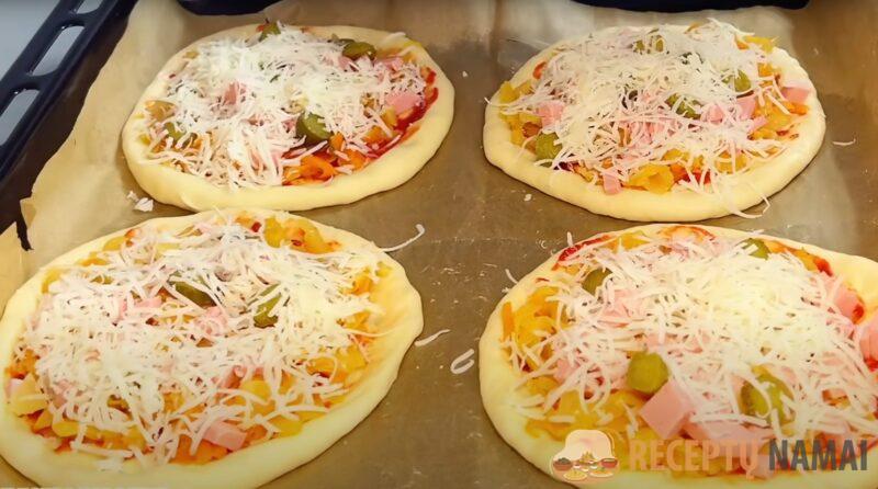 Готовлю эти мини-пиццы 2 раза в день — дети берут в школу, а гости думают, что я заказала из ресторана!