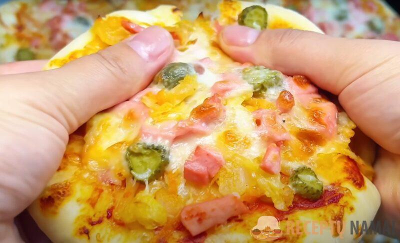 Готовлю эти мини-пиццы 2 раза в день — дети берут в школу, а гости думают, что я заказала из ресторана!