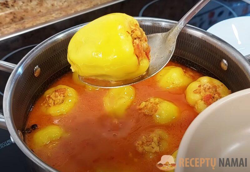 Сочные фаршированные перцы с нежной начинкой из мяса и сливочного масла. Привычное блюдо с необычным вкусом!