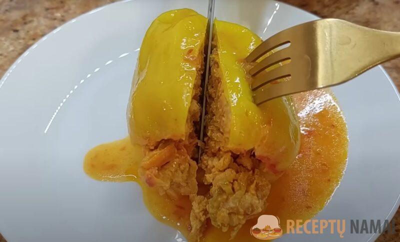 Сочные фаршированные перцы с нежной начинкой из мяса и сливочного масла. Привычное блюдо с необычным вкусом!