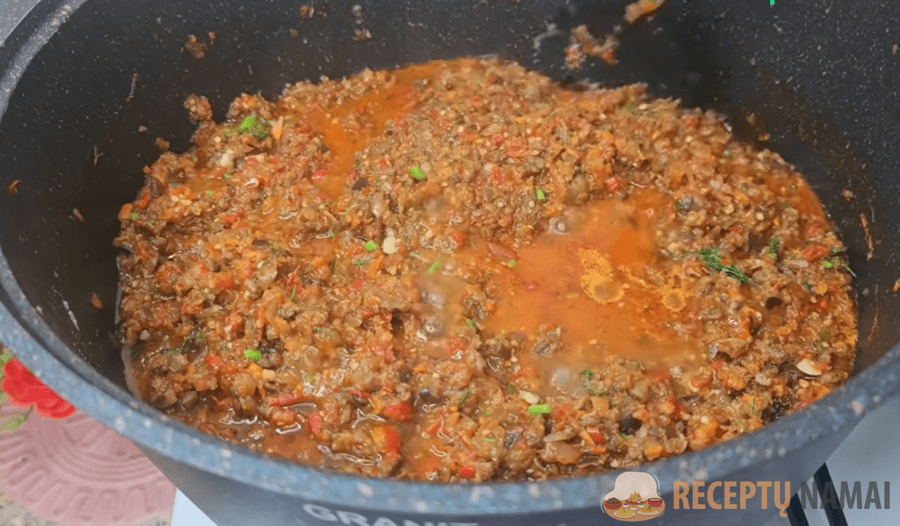 Рецепт вкусной и нежной икры из баклажанов на зиму без стерилизации.