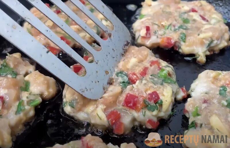 Котлеты из куриного филе: сочные и нежные без лука. Секрет в хитром сочетании простых продуктов