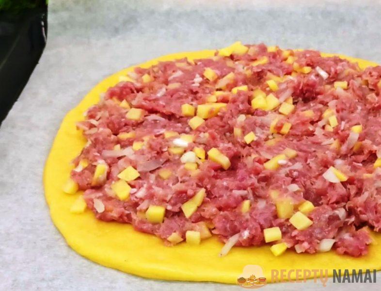 Быстрое тесто и ароматная мясная начинка! Вкусный пирог на скорую руку