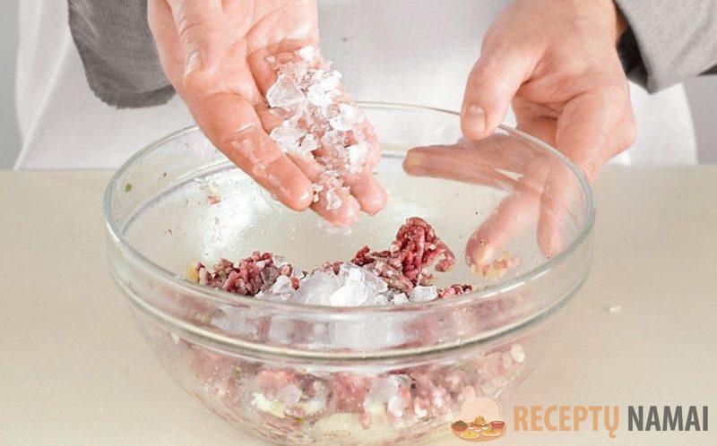 Что добавить в фарш, чтобы он был вкусным и сочным. Потомственный шеф-повар дал несколько советов совет,