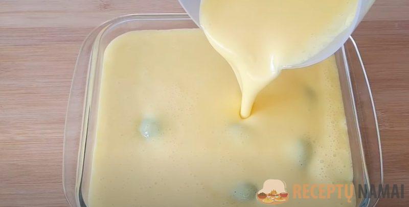 Заливаю молоком ягоды или фрукты. Десерт, который станет хитом на любом празднике