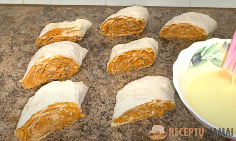 Лаваш и тыква: удивительное сочетание для идеального десерта! Рулет с хрустящей корочкой и сочной начинкой